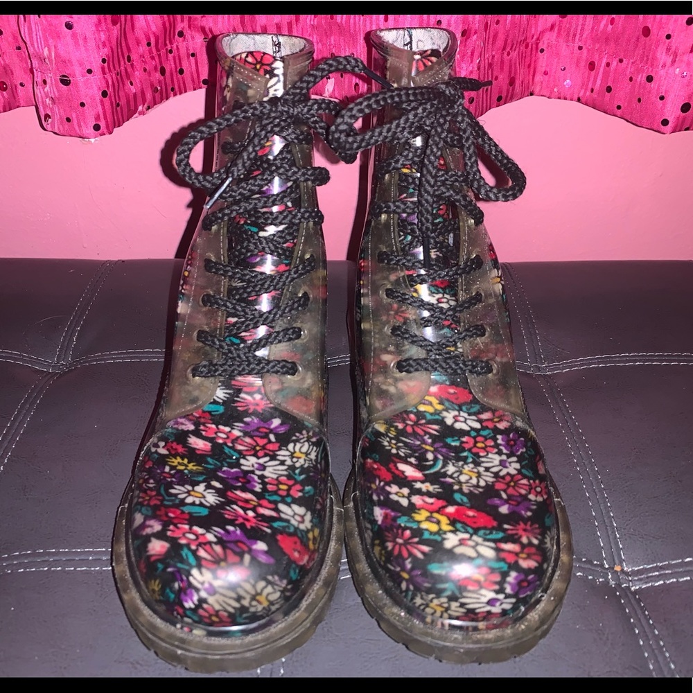 Dirty Laundry Flower Boots Size 9 Womens